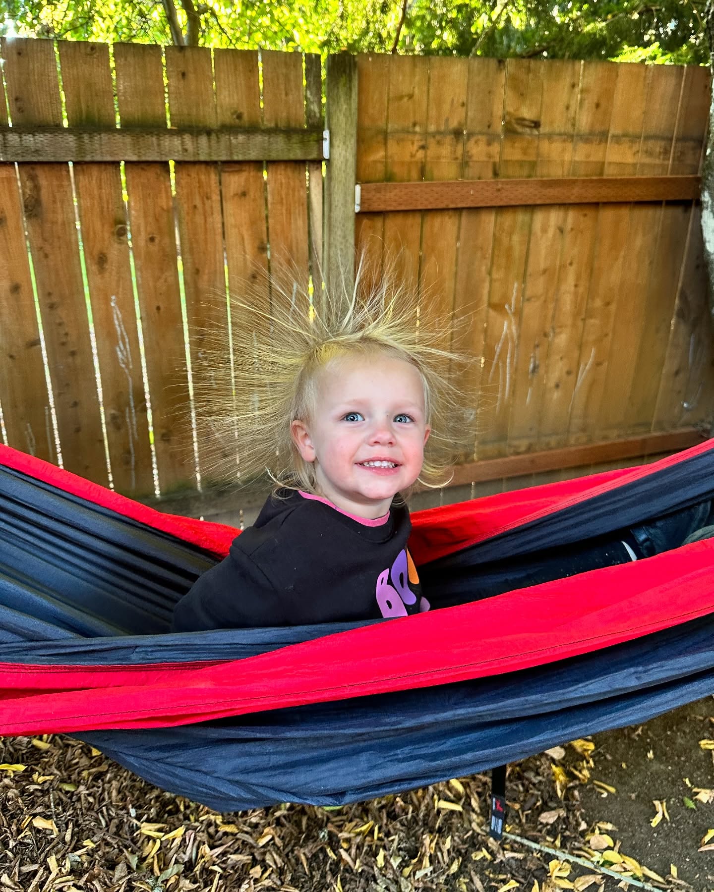 Swinging in the static hammock 🤣