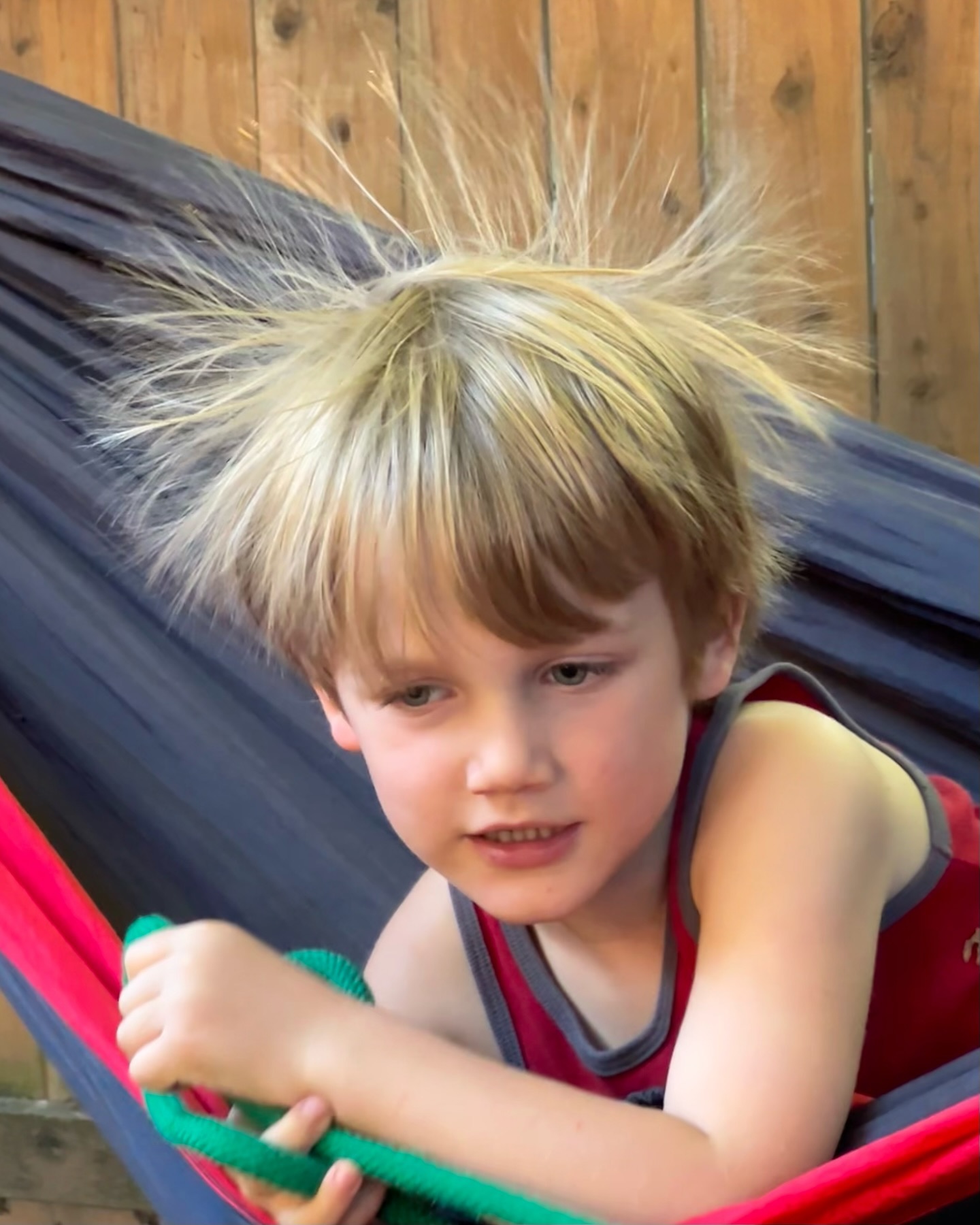 Swinging in the static hammock 🤣